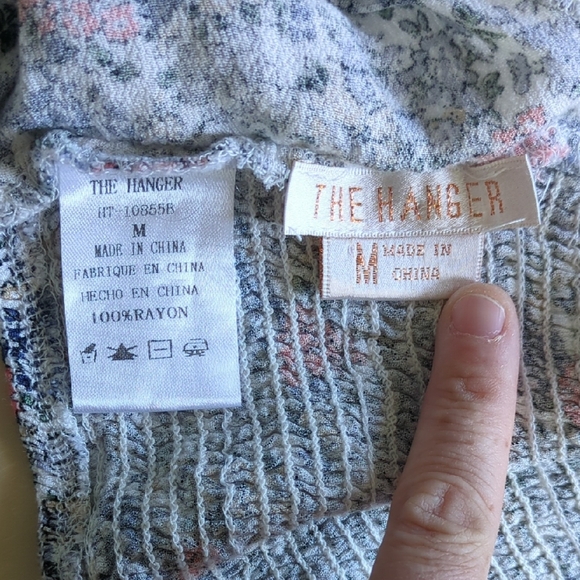 The Hanger Crop Tie Back Halter Top Floral Print With Smocking Size Medium - Picture 3 of 7